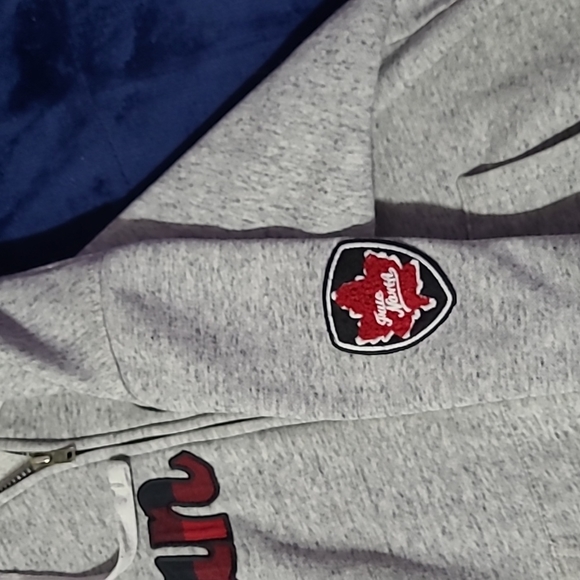 Canada Sweater - Picture 5 of 7